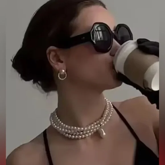 ⭐️ Beautiful Baroque Pearl Four Lines Choker - Picture 3 of 4